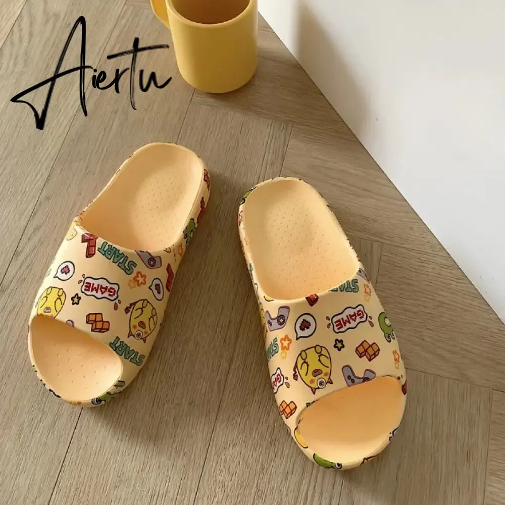 Aiertu New Arrivals Slippers For Women Indoor Home Summer Student Soft Sole Slides Fashion Ins Cartoon Graffiti Flip Flops