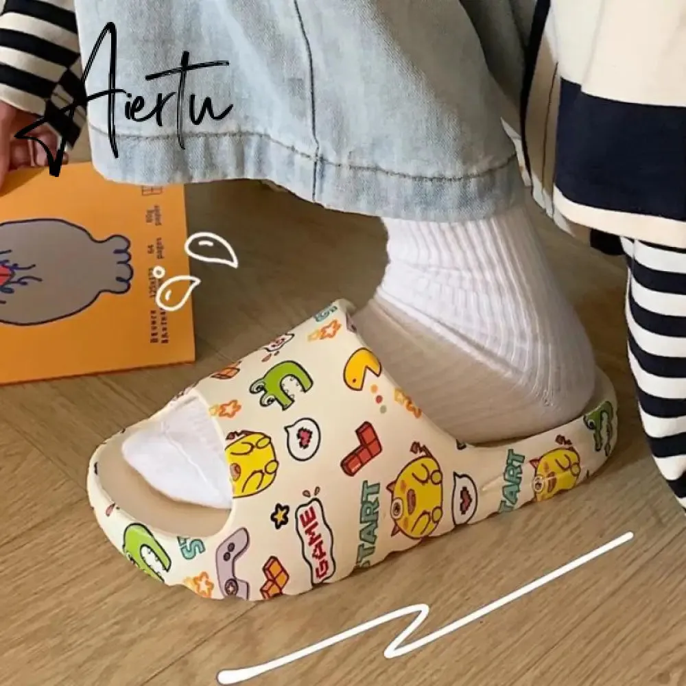 Aiertu New Arrivals Slippers For Women Indoor Home Summer Student Soft Sole Slides Fashion Ins Cartoon Graffiti Flip Flops