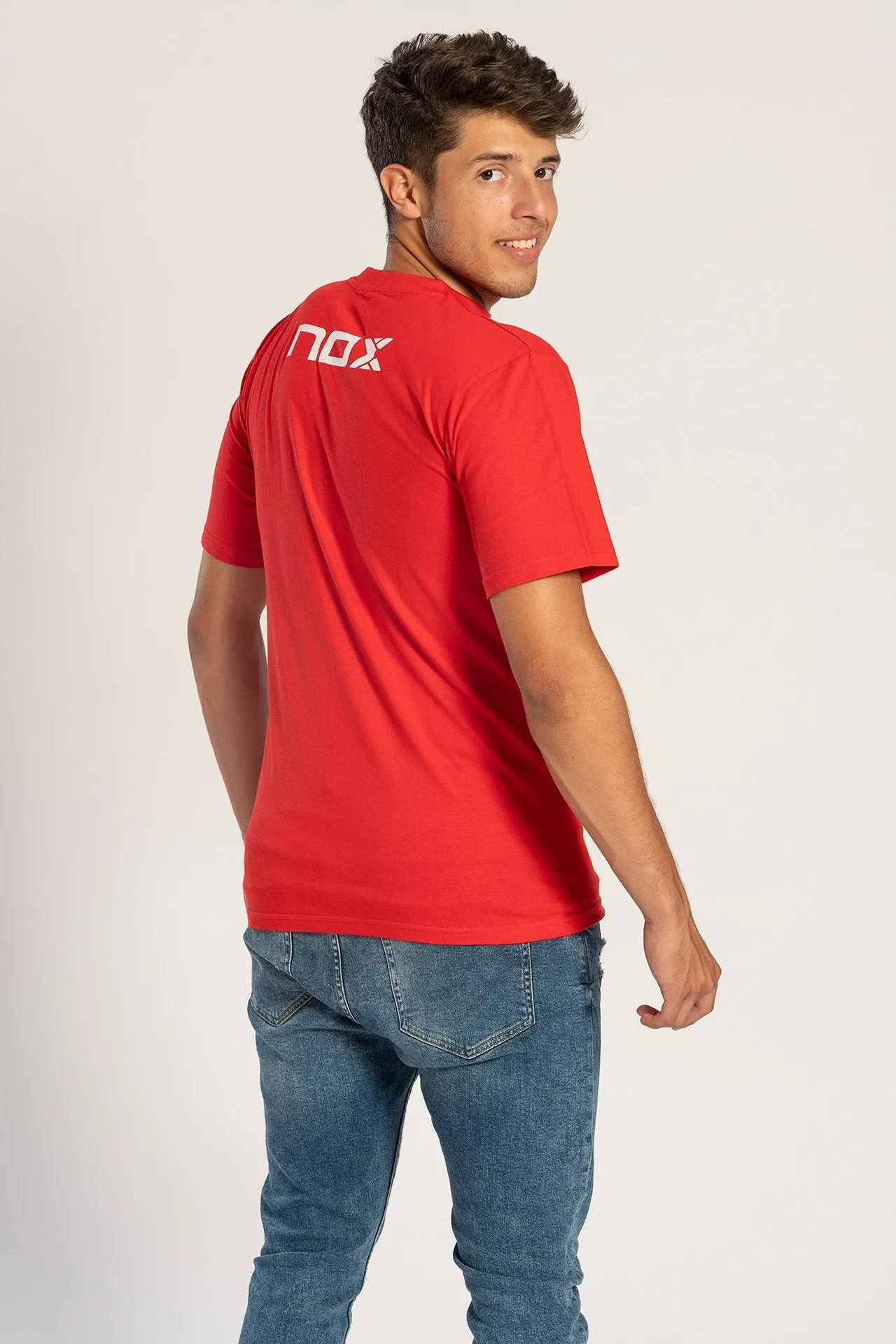 CAMISETA BASIC NOX ROJA LETRAS BLANCAS