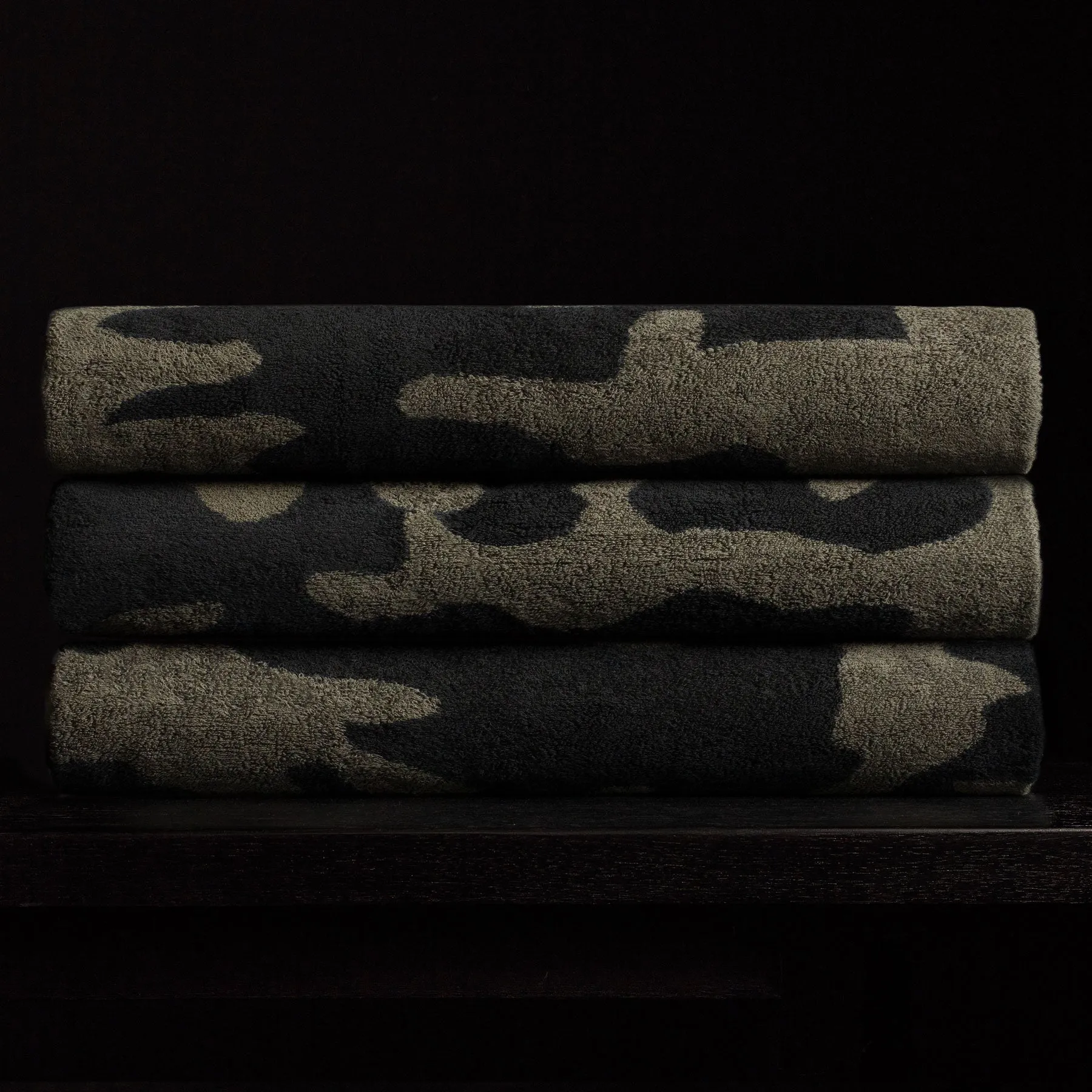 Camo Beach Towel - Palm/Black