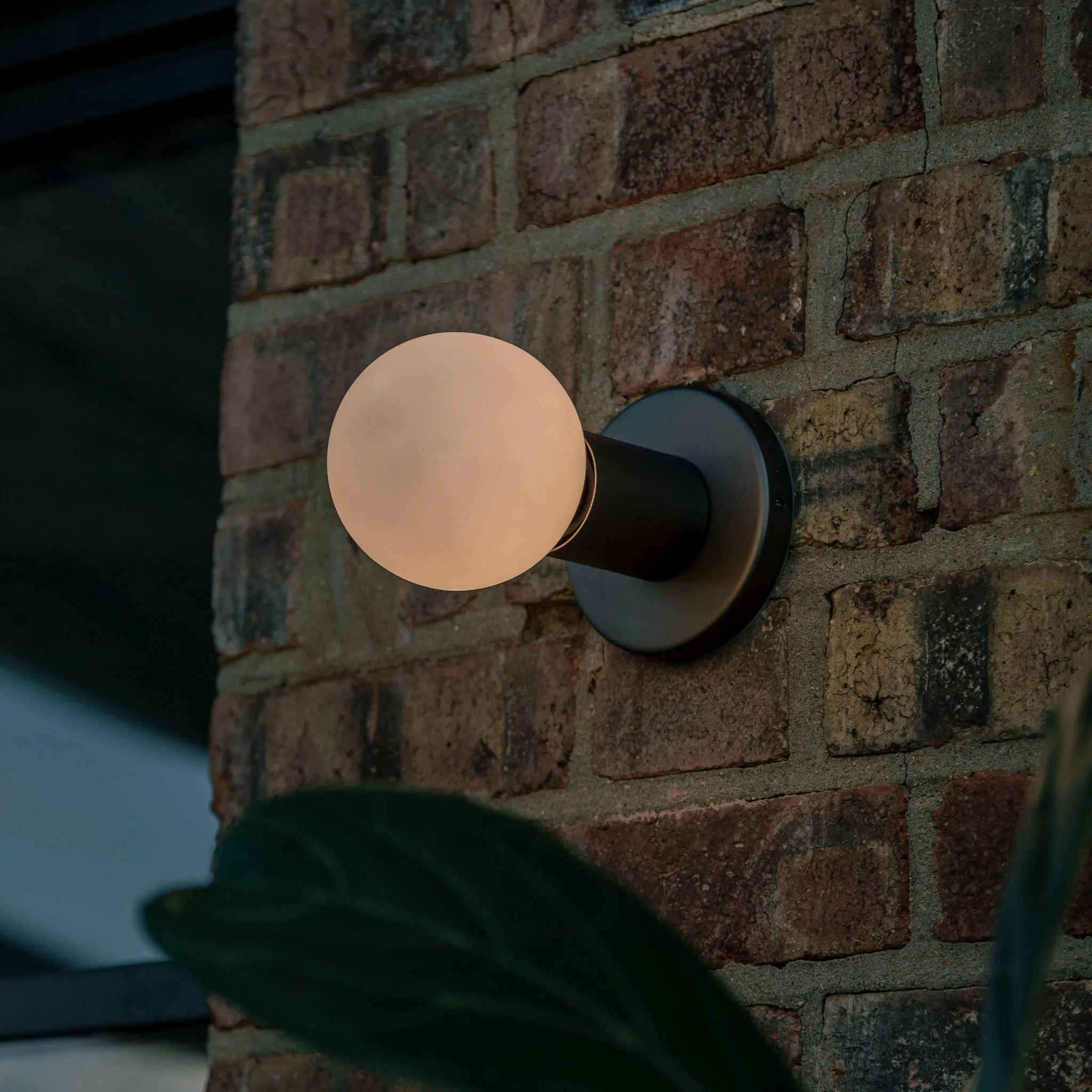 Lochan Wall Light in Graphite