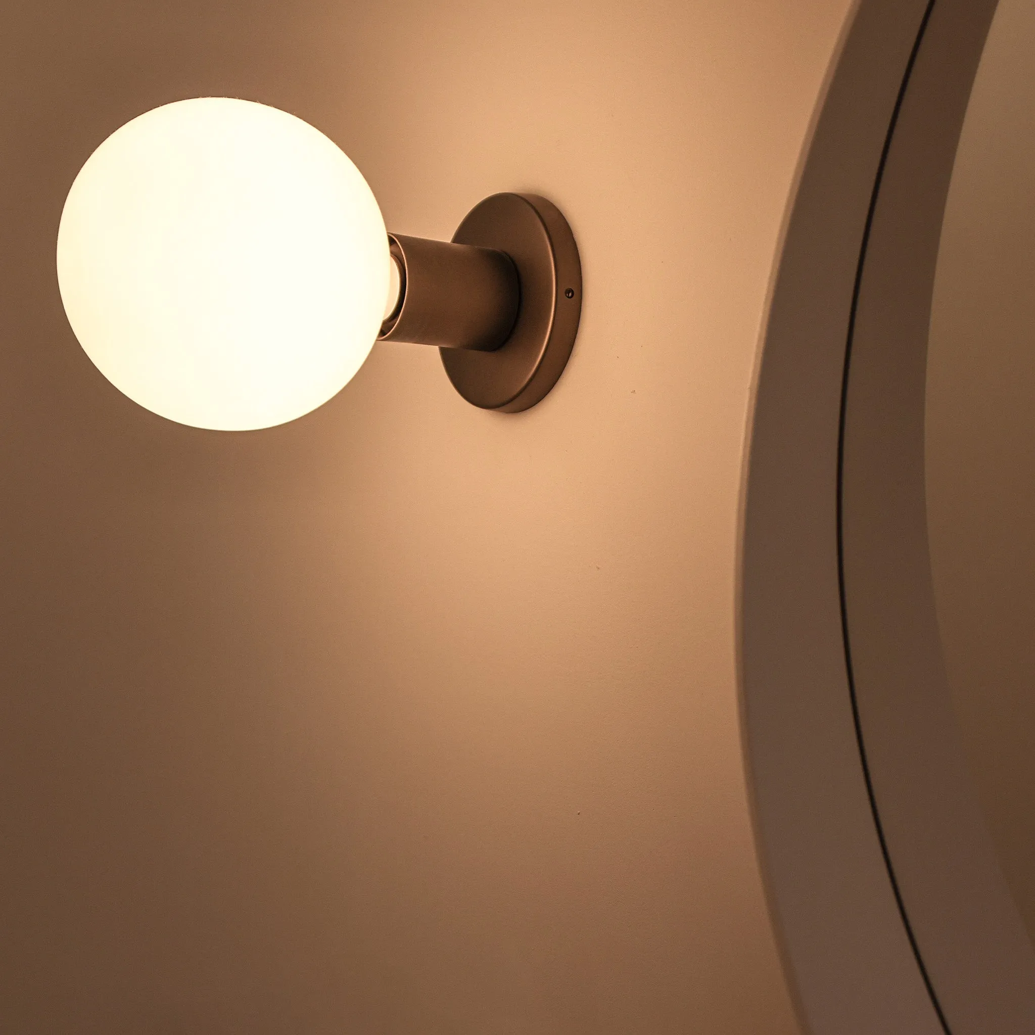 Lochan Wall Light in Graphite