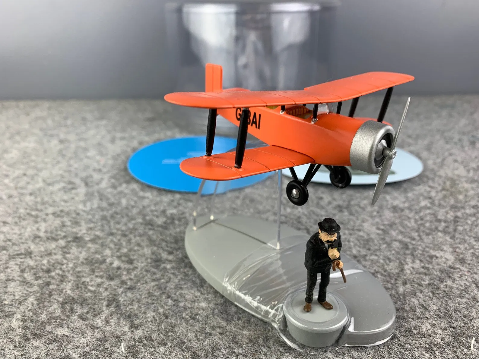 MOULINSART TINTIN PLANE 29548 Acrobatic Plane: Black Island Model Hachette Avion #28