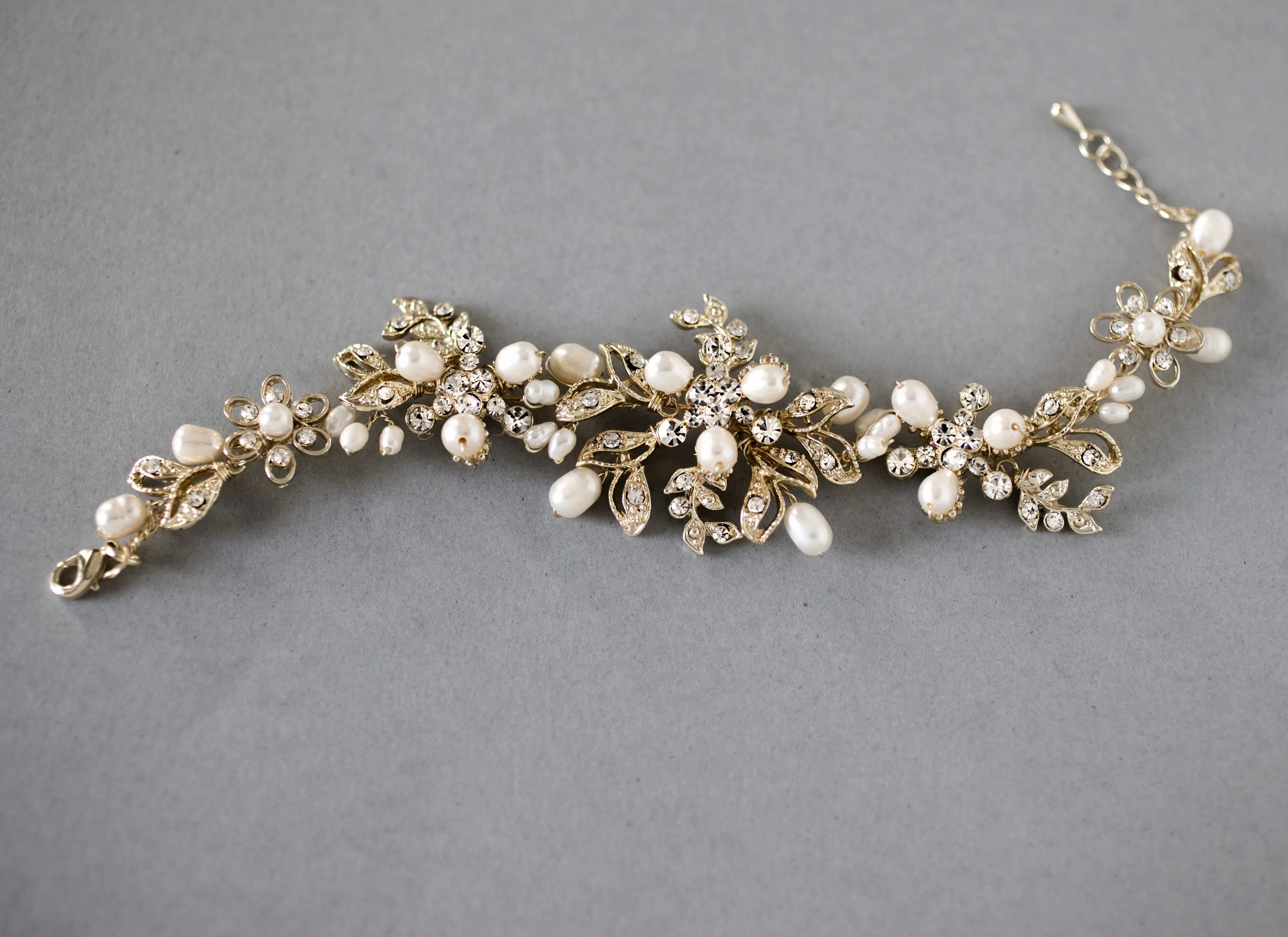 Wedding Pearl Bridal Bracelet with Crystals