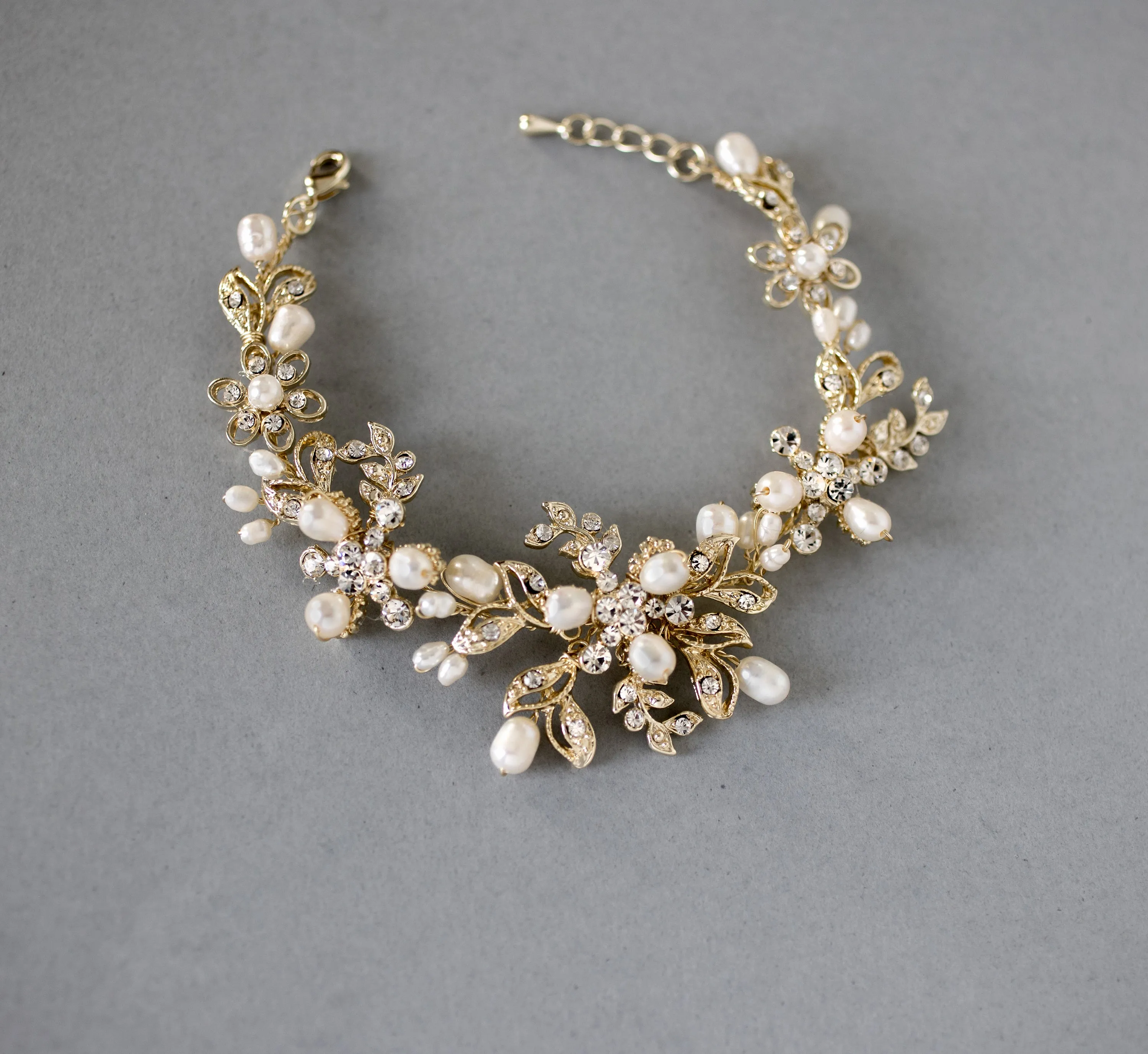 Wedding Pearl Bridal Bracelet with Crystals